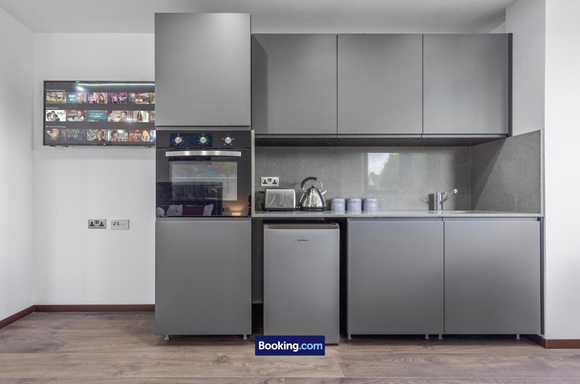 Stylish Studio Apt By Stay Smart Short Lets & Serviced Accommodation Woodstock With Free Wifi London Exterior foto