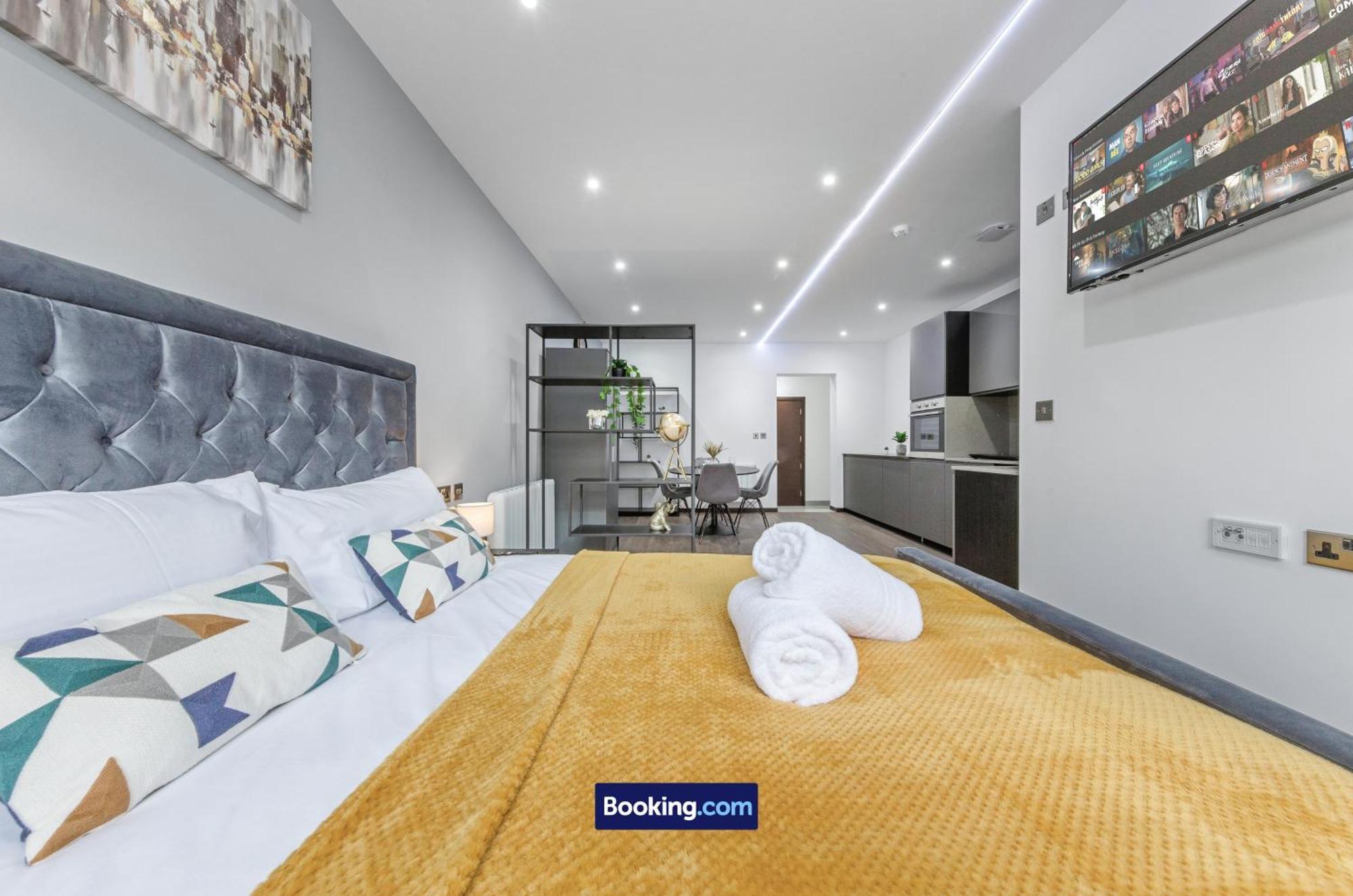 Stylish Studio Apt By Stay Smart Short Lets & Serviced Accommodation Woodstock With Free Wifi London Exterior foto
