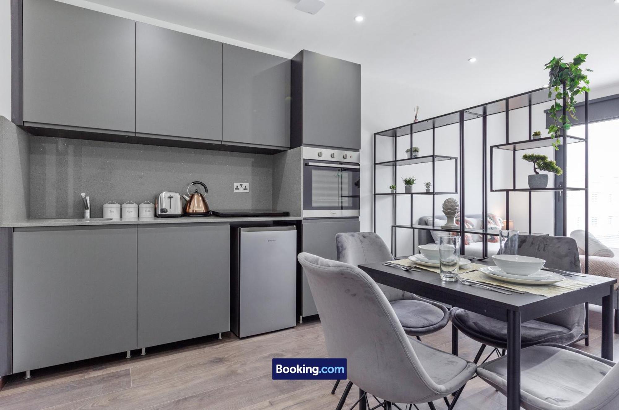 Stylish Studio Apt By Stay Smart Short Lets & Serviced Accommodation Woodstock With Free Wifi London Exterior foto